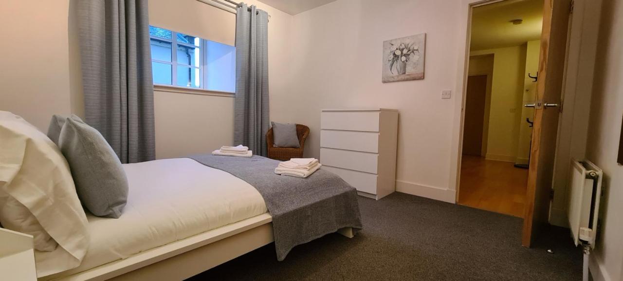 Pass The Keys Spacious 3beds Flat Near Centre - Free Parking Appartement *